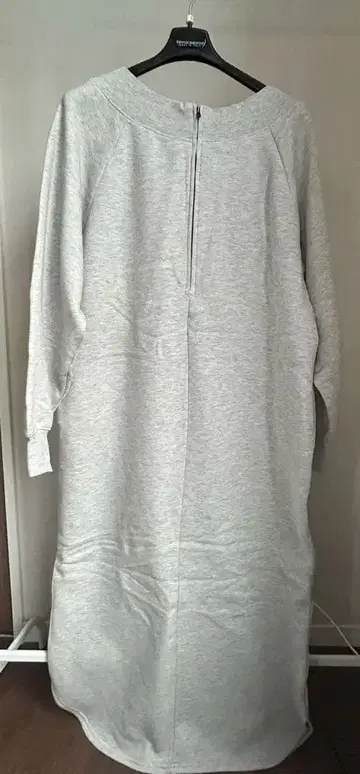 그레이 긴팔 티셔츠 원피스 백지퍼