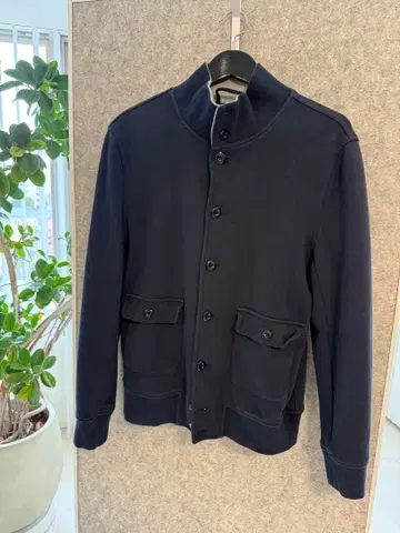 네이비 맨투맨 자켓 버튼 포함
