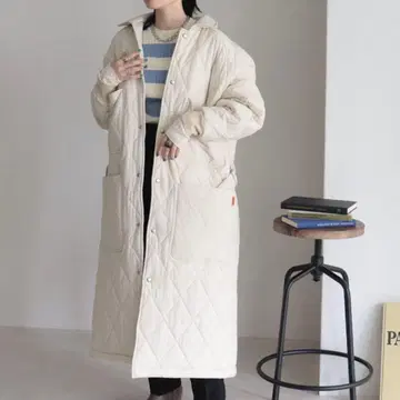 유니버셜 오버롤 퀼팅 코트