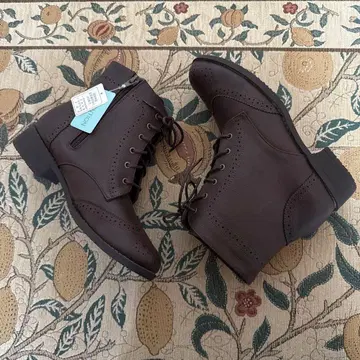 브라운 윙팁 부츠