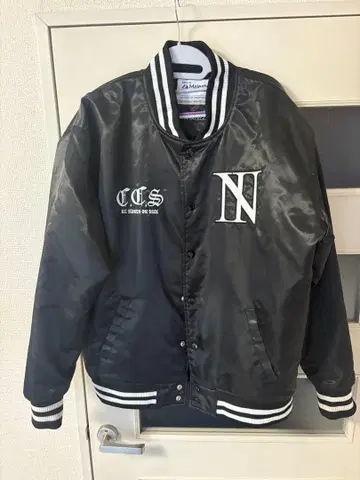 THE BONEZ 바시티 자켓 블랙