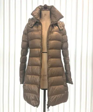 TATRAS 골드 다운 코트 후드 부착