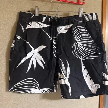 BANKS JOURNAL 플로럴 숏팬츠