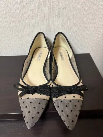 RANDA 2024년 모델 도트 무늬 리본 포함 플랫슈즈