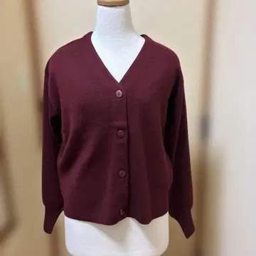 버건디 V넥 가디건