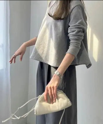 rimir 그레이 크롭 맨투맨