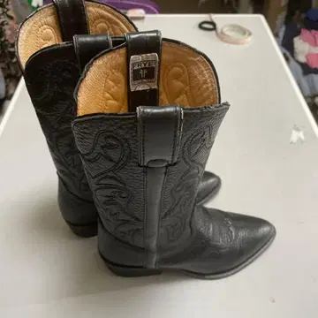 Frye 블랙 웨스턴 부츠