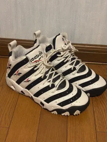 리복 빅 허트 스니커즈 8 (US)