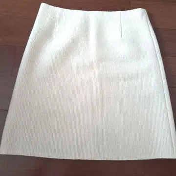 TOMORROWLAND 아이보리 타이트 스커트 36 정가 반액 이하