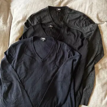 유니클로 메리노울 V넥 니트 3개 세트 블랙, 그레이, 네이비