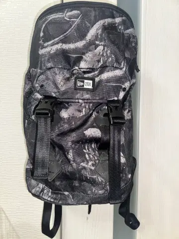 [ 새상품급 ] NEW ERA 카모플라쥬 백팩