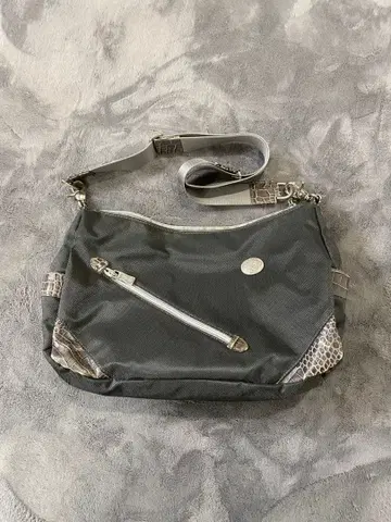 오로비안코 숄더백