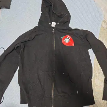 CUNE 스트로베리 ZIP 후드티 L 사이즈