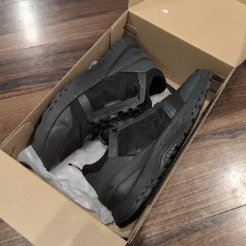 [ Tropicfeel ] Lava 코어 블랙 44EU