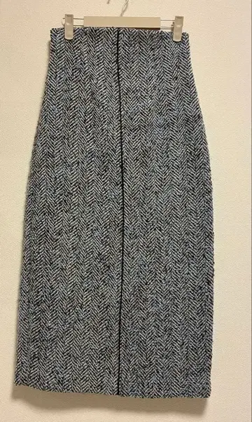 파이핑 라인 트위드 스커트 36 사이즈