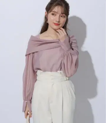 Apuweiser-riche 개더 오프숄더 블라우스