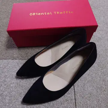 오리엔탈 트래픽 블랙 펌프스 로우힐