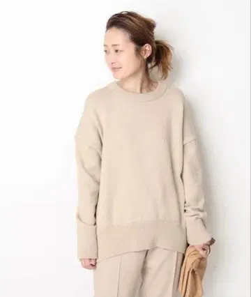 에브리데이 아이라이크 두지엠 클라세 20SS 크루넥 니트