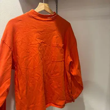 HUF 오렌지 긴팔 티셔츠