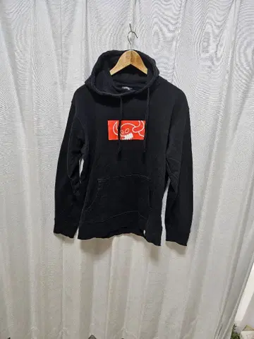 가와구치진 착용 Toy Machine SQ 몬스터 로고 후드티