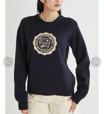 미라 오웬 칼리지 로고 플로키 프린트 니트 풀오버