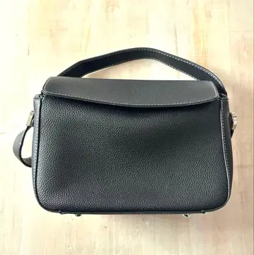 블랙 가죽 숄더백 미사용품 [ 배송비 포함 ]