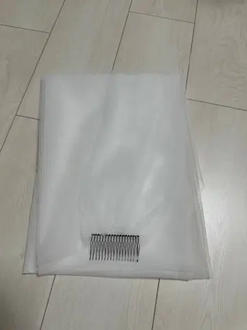 화이트 튤 웨딩 베일 빗 포함