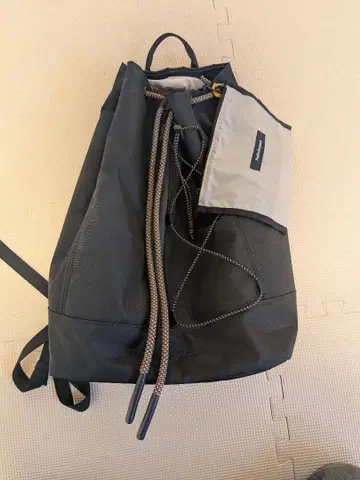 Peak Performance 블랙 백팩 외부 파우치 포함