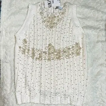 [ 새상품 ] ZARA 펄 장식 슬리브리스 스웨터 L 귀여운