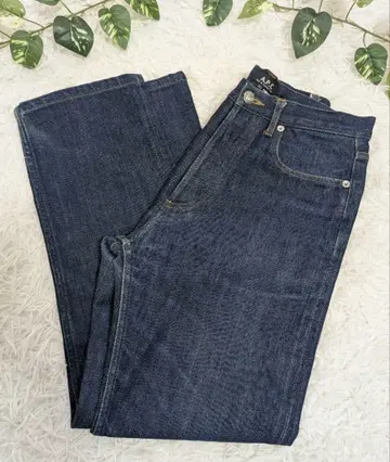 새상품급 A.P.C. 스트레이트 데님 청바지 사이즈 30 빨간색 귀
