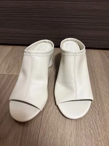 BEAUTY&YOUTH 펌프스