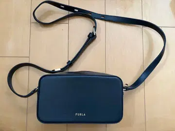 FURLA 블랙 가죽 숄더백