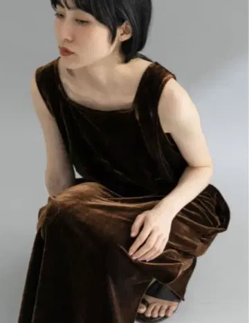 KBF [WEB 한정판] 벨로아 스퀘어 원피스