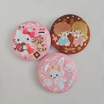 산리오 자수 디자인 핀 배지 세트