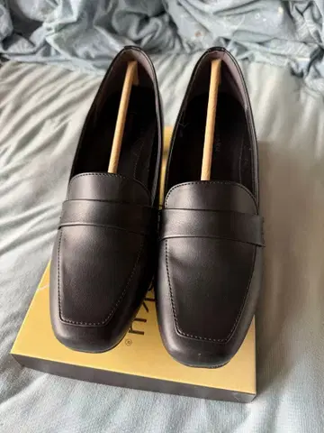 블랙 로퍼 중간 힐