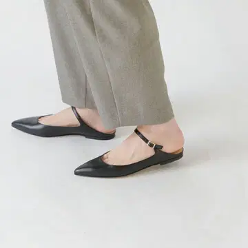 36 CORSO ROMA 9 내퍼 가죽 스트랩 펌프스