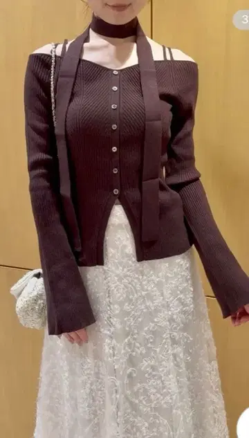 타이 포함 니트 풀오버