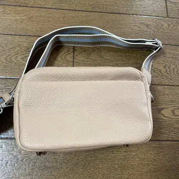 베이지 가죽 숄더백