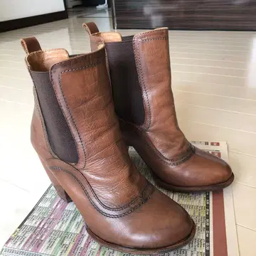 브라운 사이드 고어 부츠 중간 힐 가죽