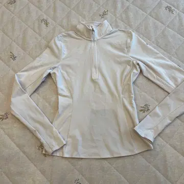 화이트 하이넥 긴팔 셔츠