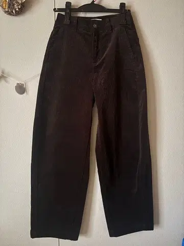UNIQLO 코듀로이 커브 팬츠 다크 브라운 사이즈 xs