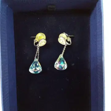 스와로브스키 크리스탈 귀찌