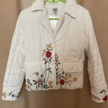 ANNA SUI 자수 장식 화이트 퀼팅 자켓