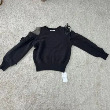 스나이델 시스루 숄더 니트