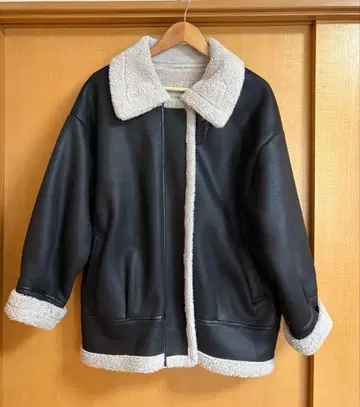 dazzlin 페이크 무스탕 자켓 보아 자켓 아우터