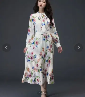 [새상품급] Emiriawiz 플라워 플리츠 롱 원피스