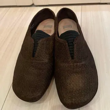 캠퍼 CAMPER 브라운 슬립온 엘라스틱 밴딩