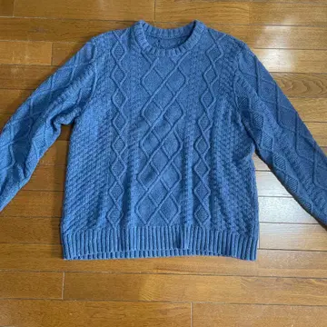 블루 케이블 니트 스웨터