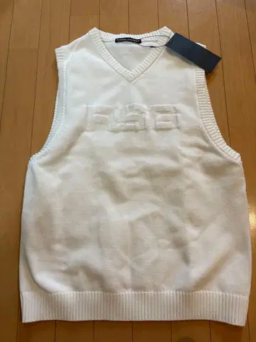 러셀 니트 베스트