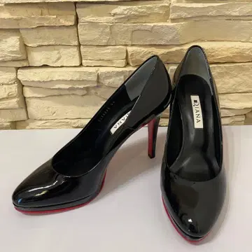 [ 새상품 미사용 ] DIANA 다이애나 에나멜 힐 블랙 펌프스